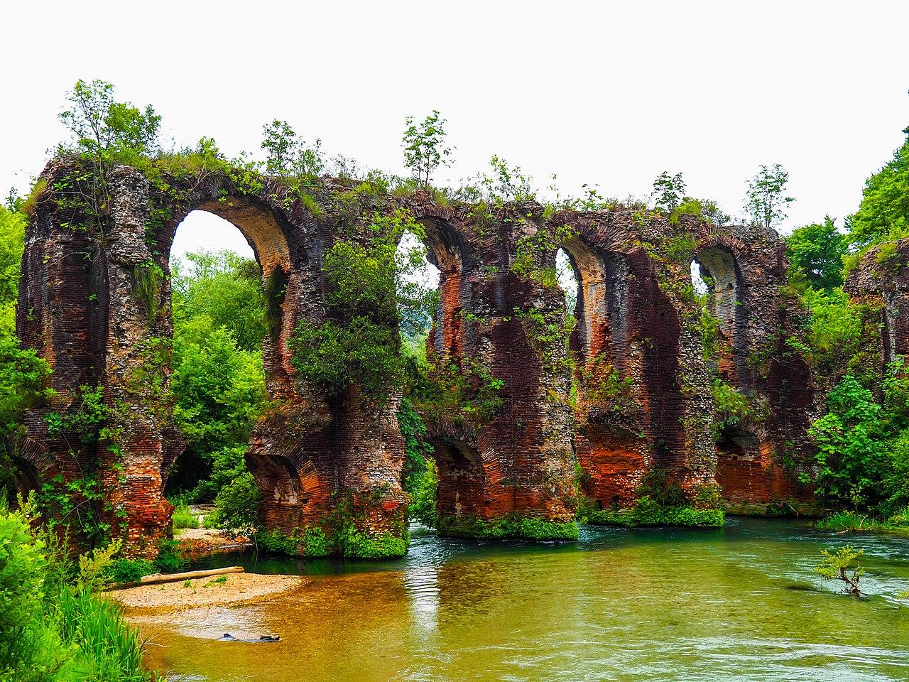 Engineering Wonders: From Ancient Aqueducts to Modern Skyscrapers